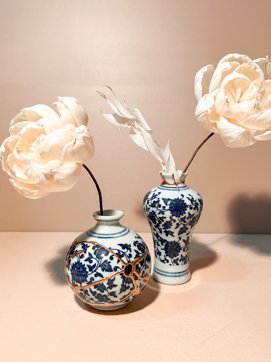 Kintsugi Blue & White Porcelain Mini Vase 02