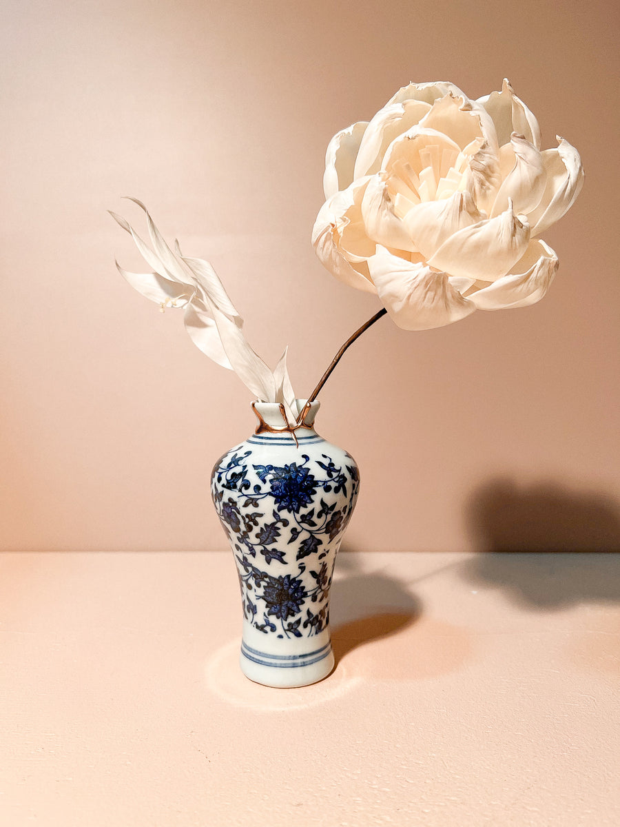 Kintsugi Blue & White Porcelain Mini Vase 02