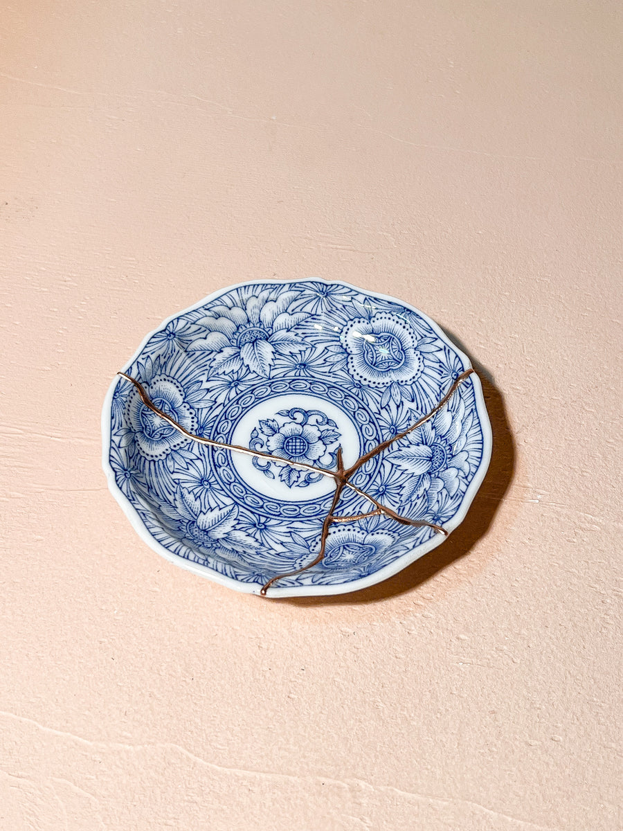 Kintsugi Blue & White Porcelain Trinket Dish 02